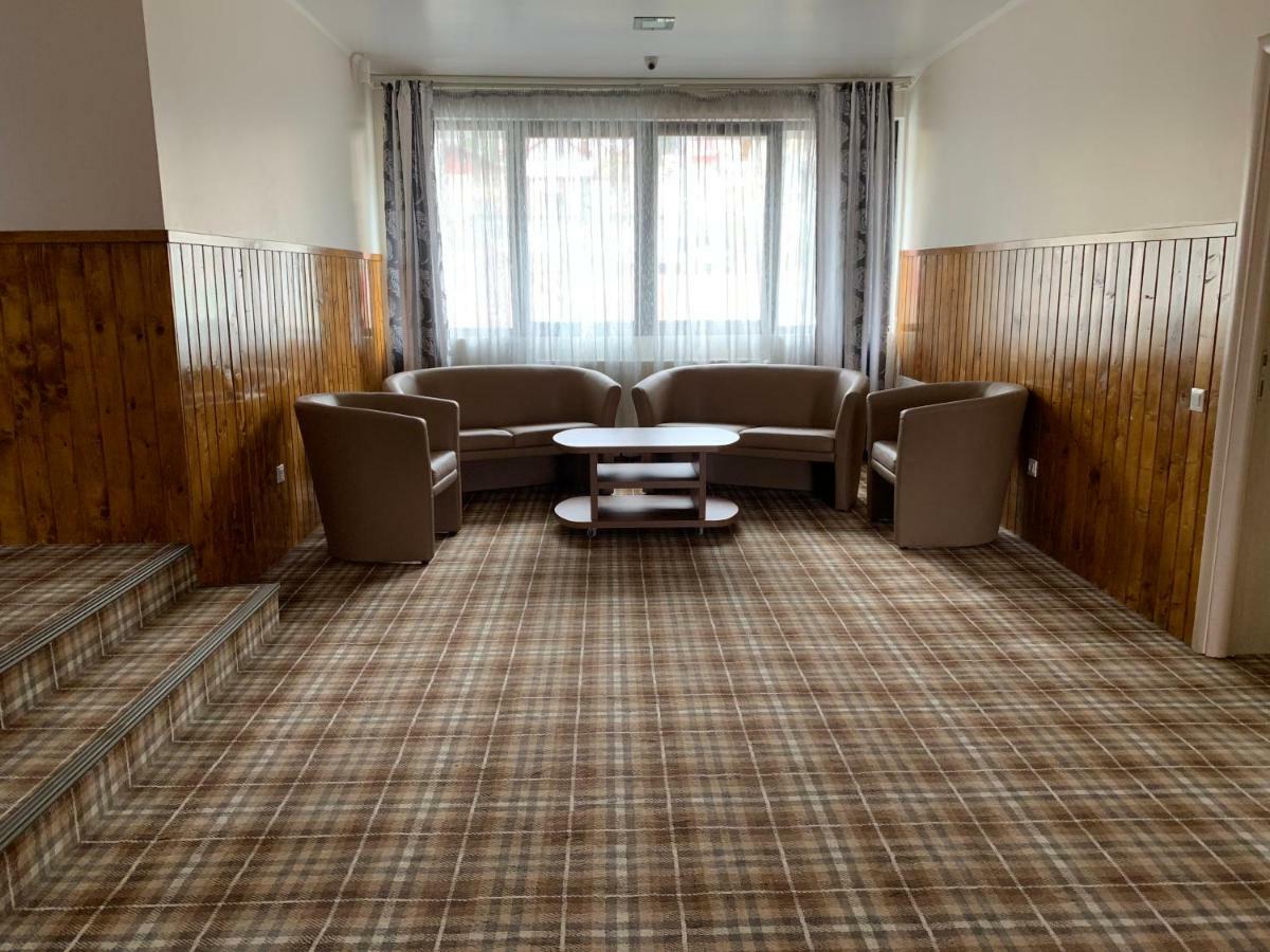 Hôtel Vila Curcubeu à Buşteni Extérieur photo