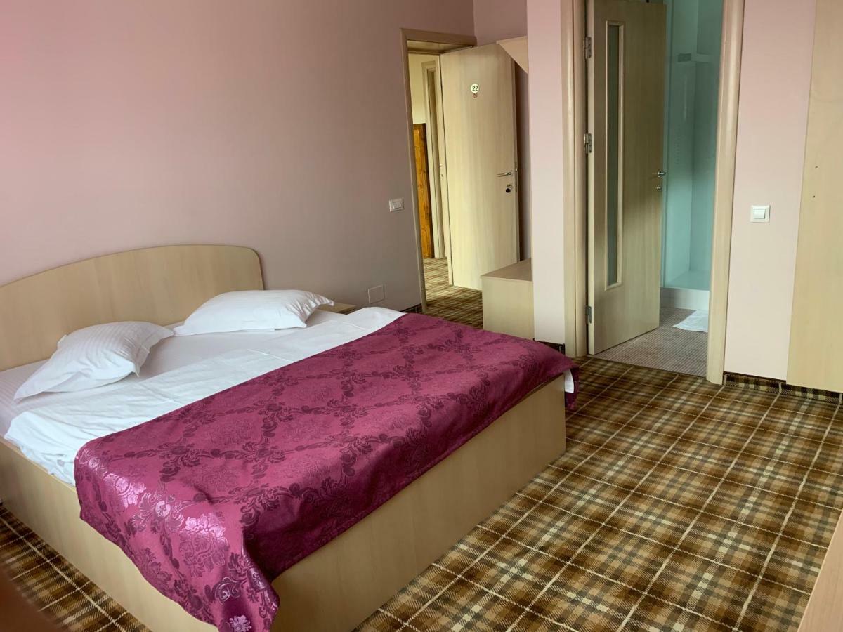 Hôtel Vila Curcubeu à Buşteni Extérieur photo