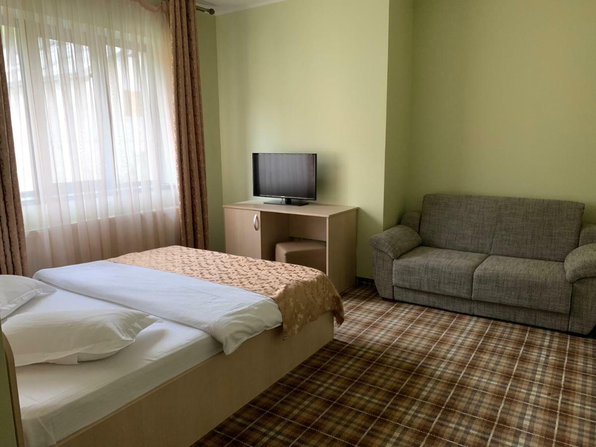 Hôtel Vila Curcubeu à Buşteni Extérieur photo