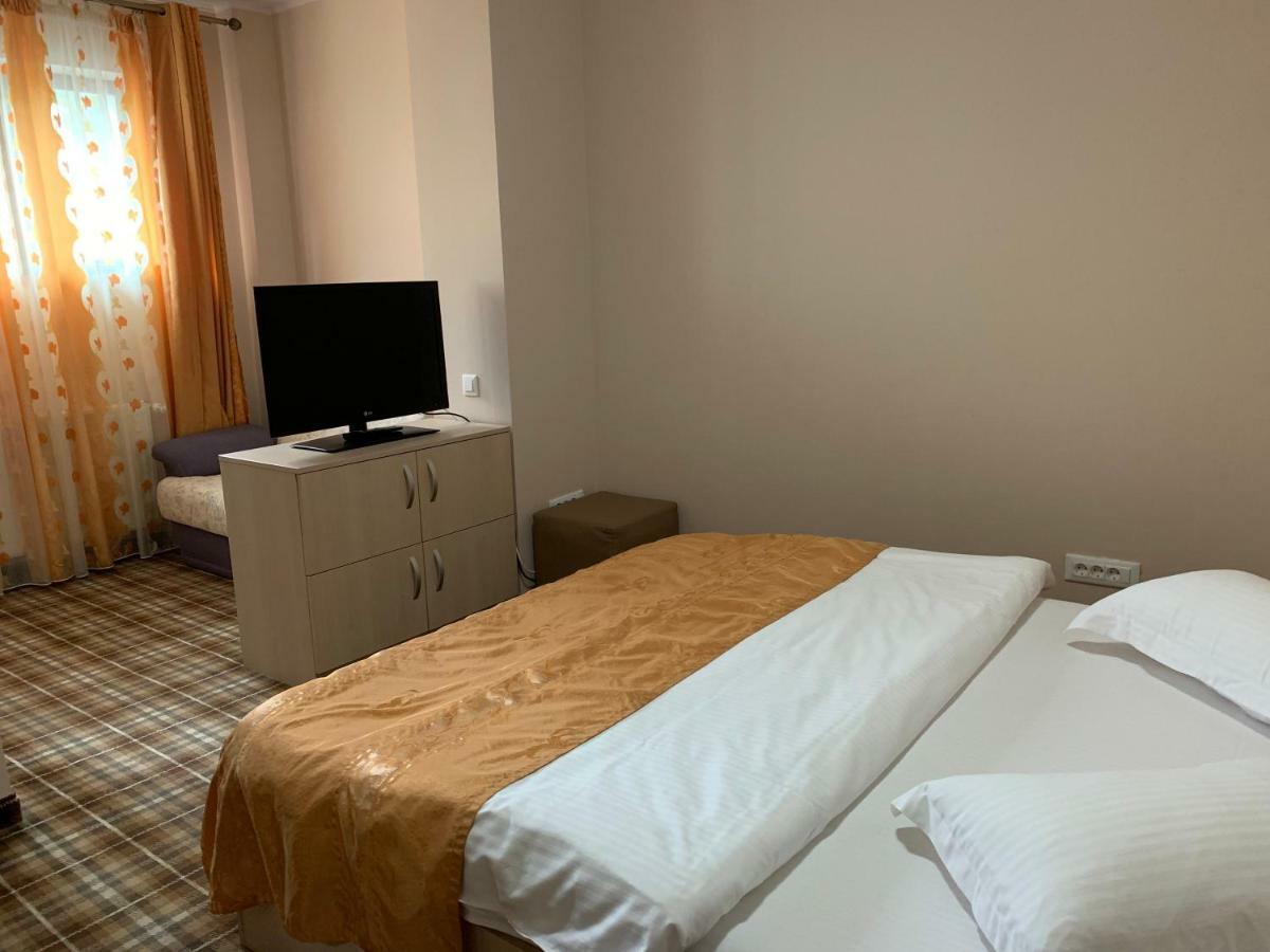 Hôtel Vila Curcubeu à Buşteni Extérieur photo